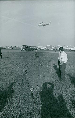 Foto vintage da foto de helicóptero de longe.