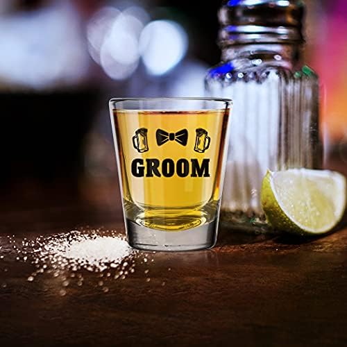 Shop4ever Groom Bowtie And Groom Drinking Team Shot Glasses ~ Favors de Bacharelas Favoras ~ Copos de Casamento Os óculos