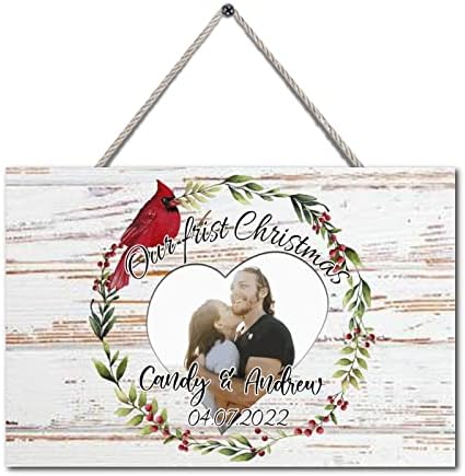 Porta de Natal Sinais de Holly Wrinalh First Christmas Custom Casal's Nome para recém -casados ​​Placas de madeira vintage