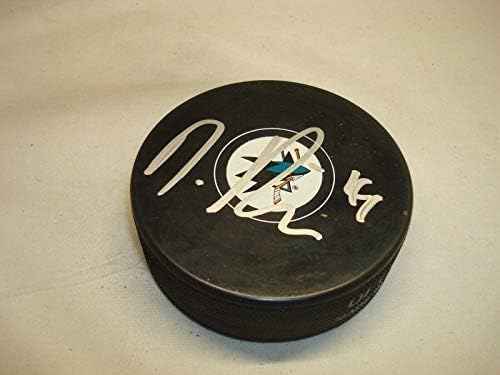 Mirco Mueller assinou San Jose Sharks Hockey Puck autografado 1e - Pucks autografados da NHL