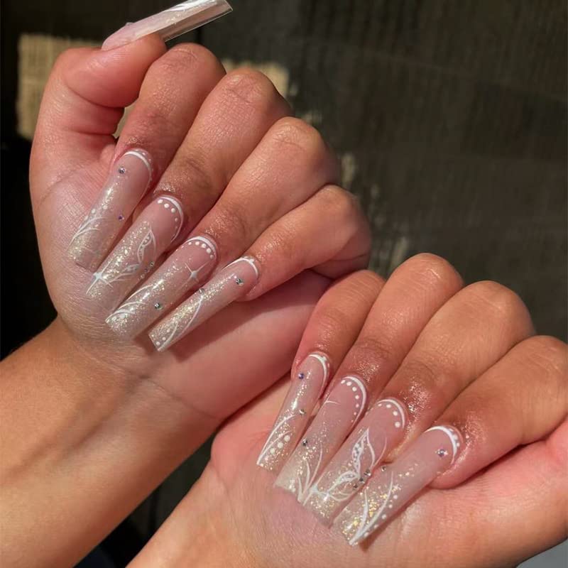 Vedar ombre Pink French Press em unhas com desenhos de borboleta branca, pregos falsos delineados com strass, glitter dourado